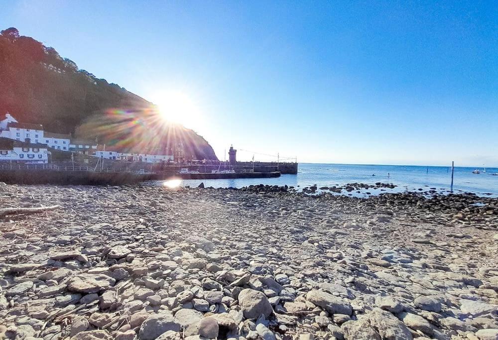 Lynton Vacations - Cosy coastal retreat lovingly refurbished - Property Image 8