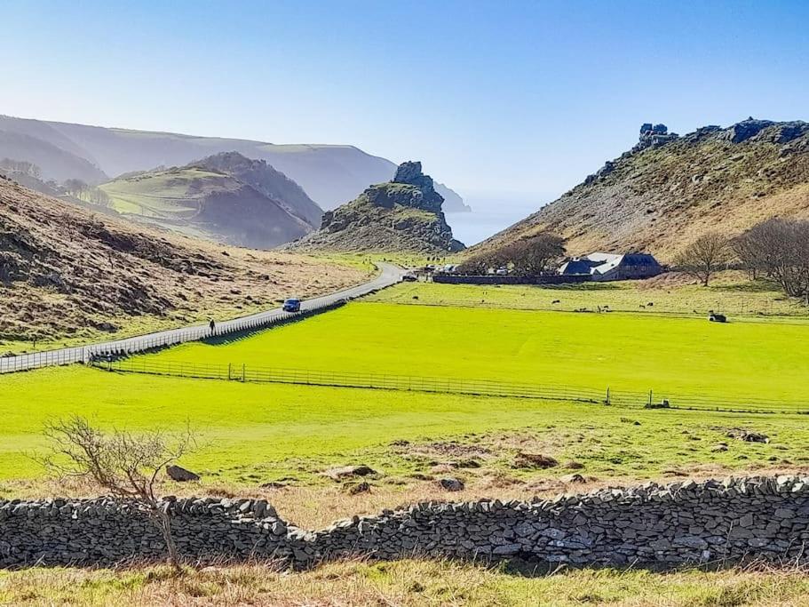 Lynton Vacations - Cosy coastal retreat lovingly refurbished - Property Image 7