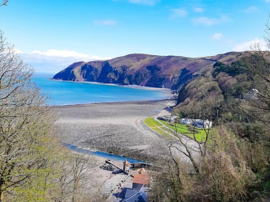 Lynton Vacations - Cosy coastal retreat lovingly refurbished - Property Image 4