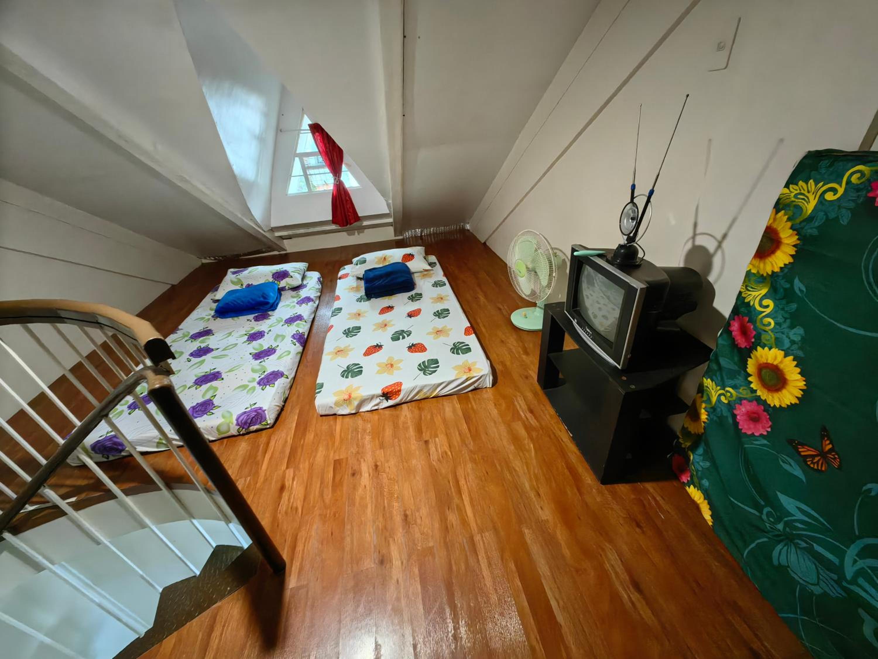 Cozy Small Resthouse own parking Wi-Fi