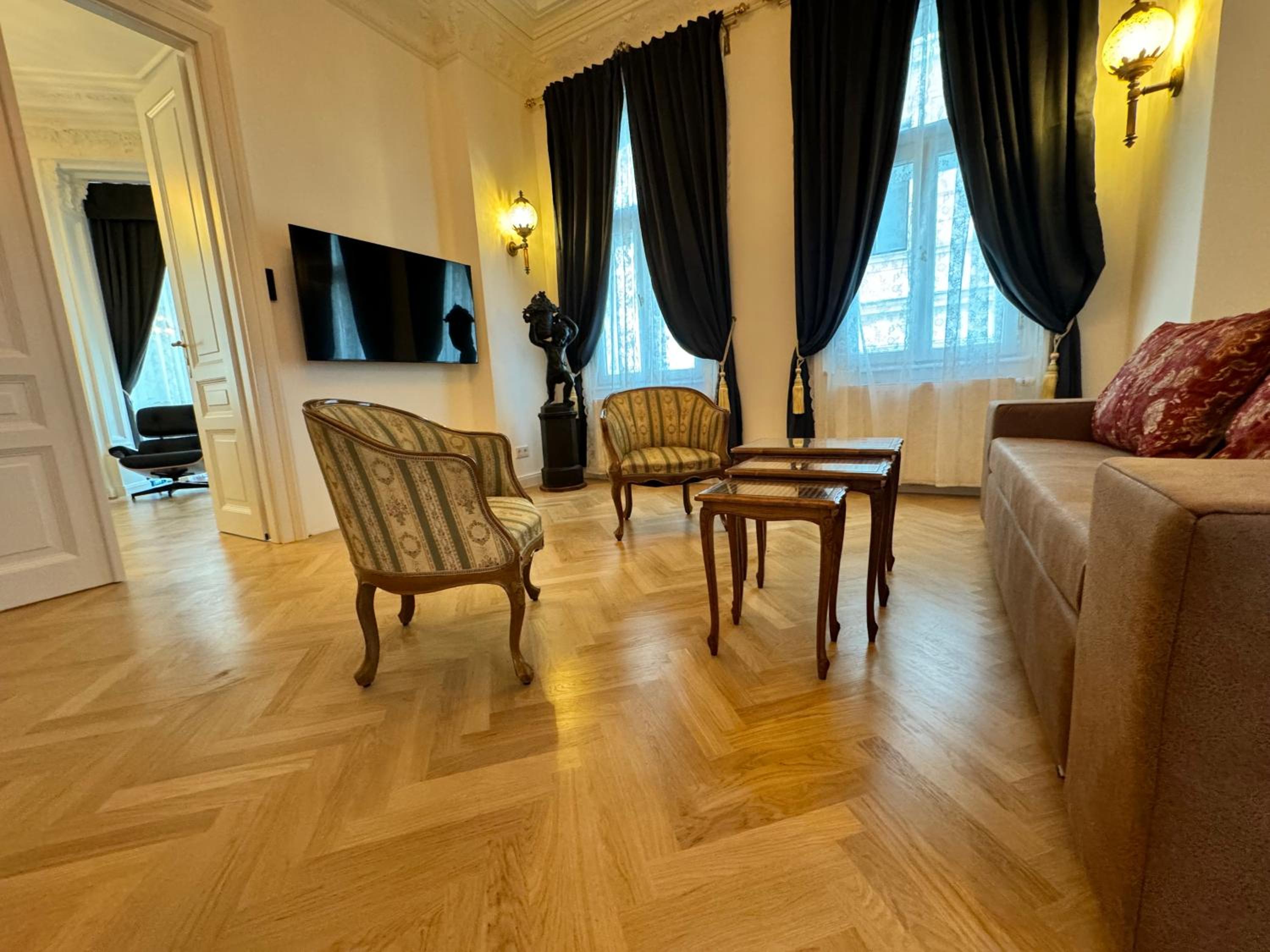 7th HEAVEN Vienna Center Apartments