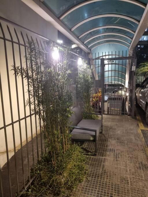 Elegante Studio - Garagem - Ao lado metrô
