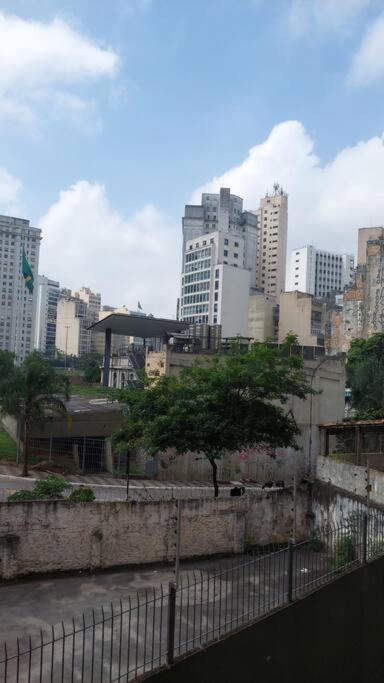 Elegante Studio - Garagem - Ao lado metrô