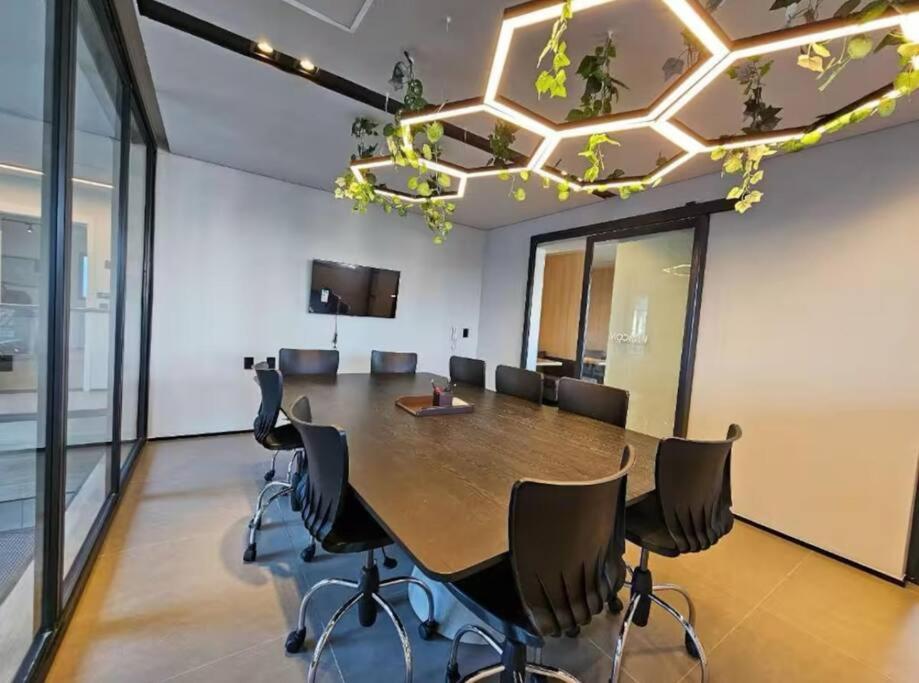 meeting & event spaces