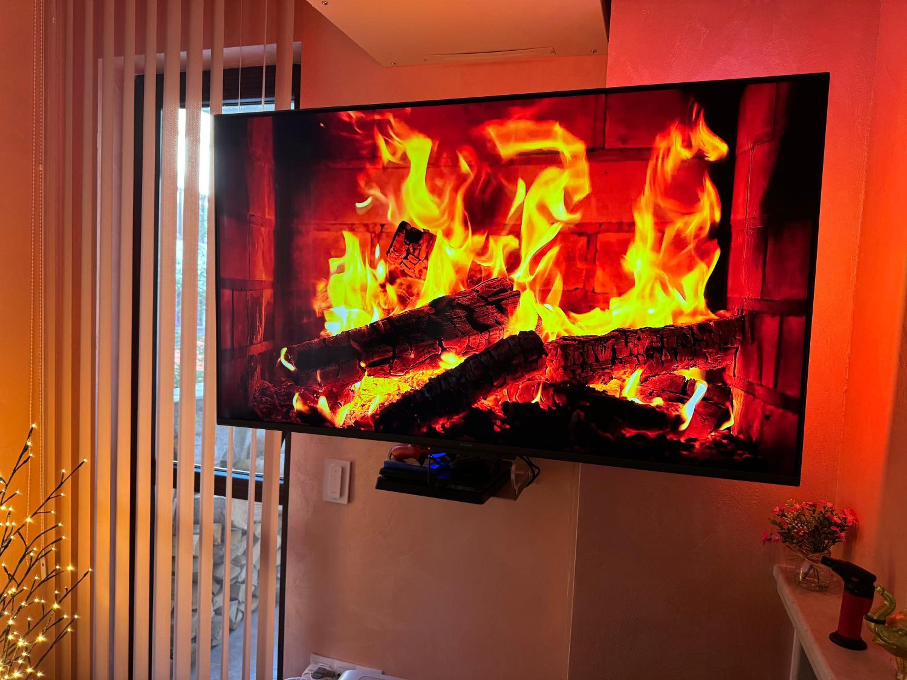 2-bedroom, 2-bathroom with fireplace and garden at Winslow Infinity