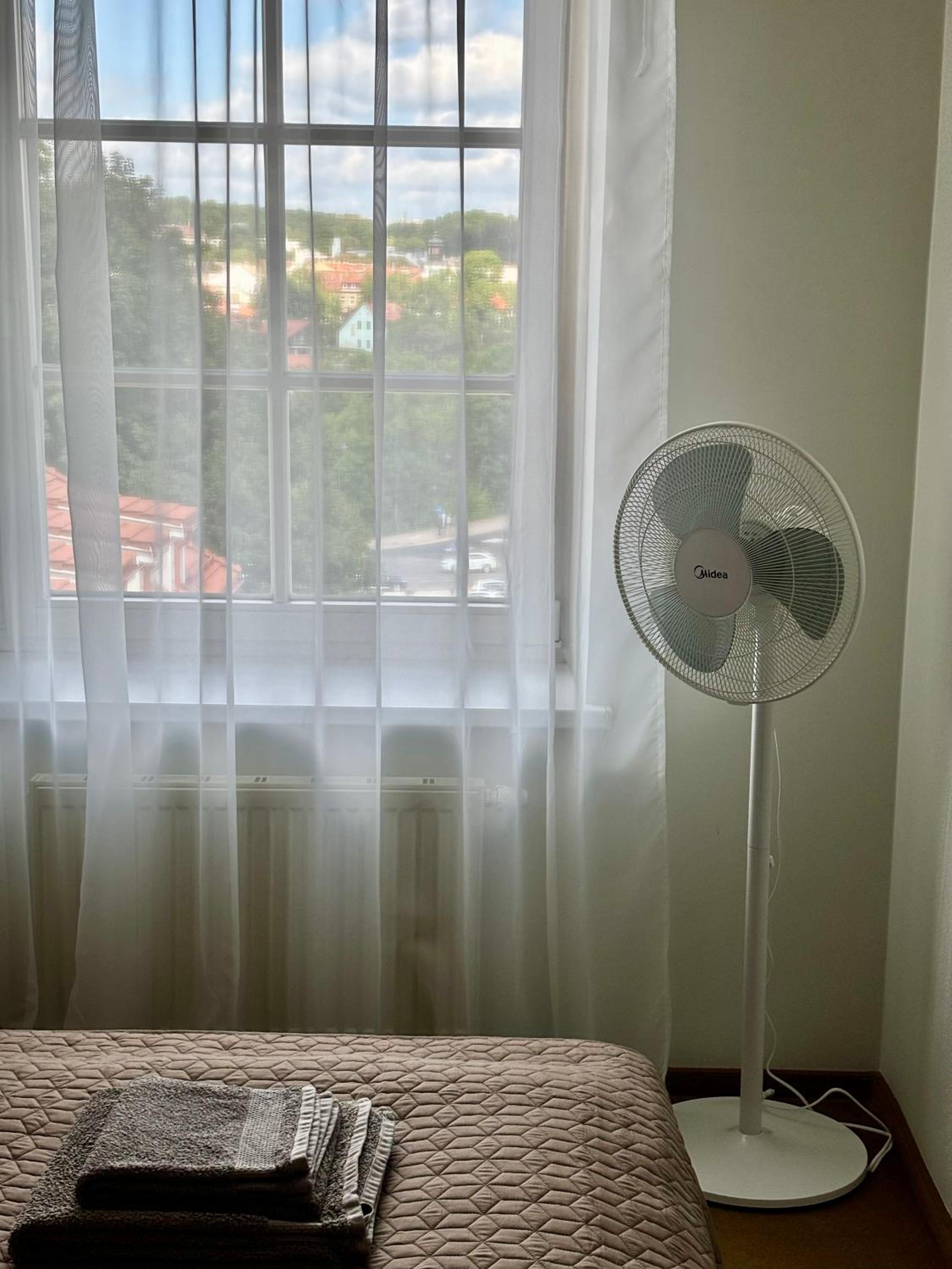 Barbacan Apartments - Old Town Center, Panoramic View & Parking view 2