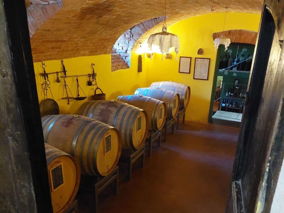 Cà Trifolera Barbaresco - Camera DOPPIA con bagno - IN ROMANTICO CASCINALE NEI VIGNETI CON CANTINA view 5