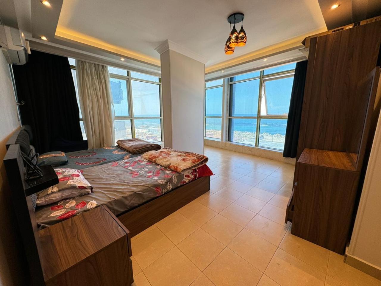 Wonderful 3 Bedrooms Apartment For Rent In Miami Alexandria Direct On Sea