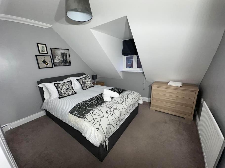 Charming Retreat in Ipswich view 3