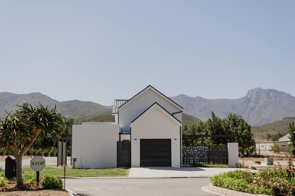 Albatross Lodge - Silwerstrand Golf and River Estate