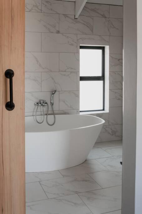 Albatross Lodge - Silwerstrand Golf and River Estate