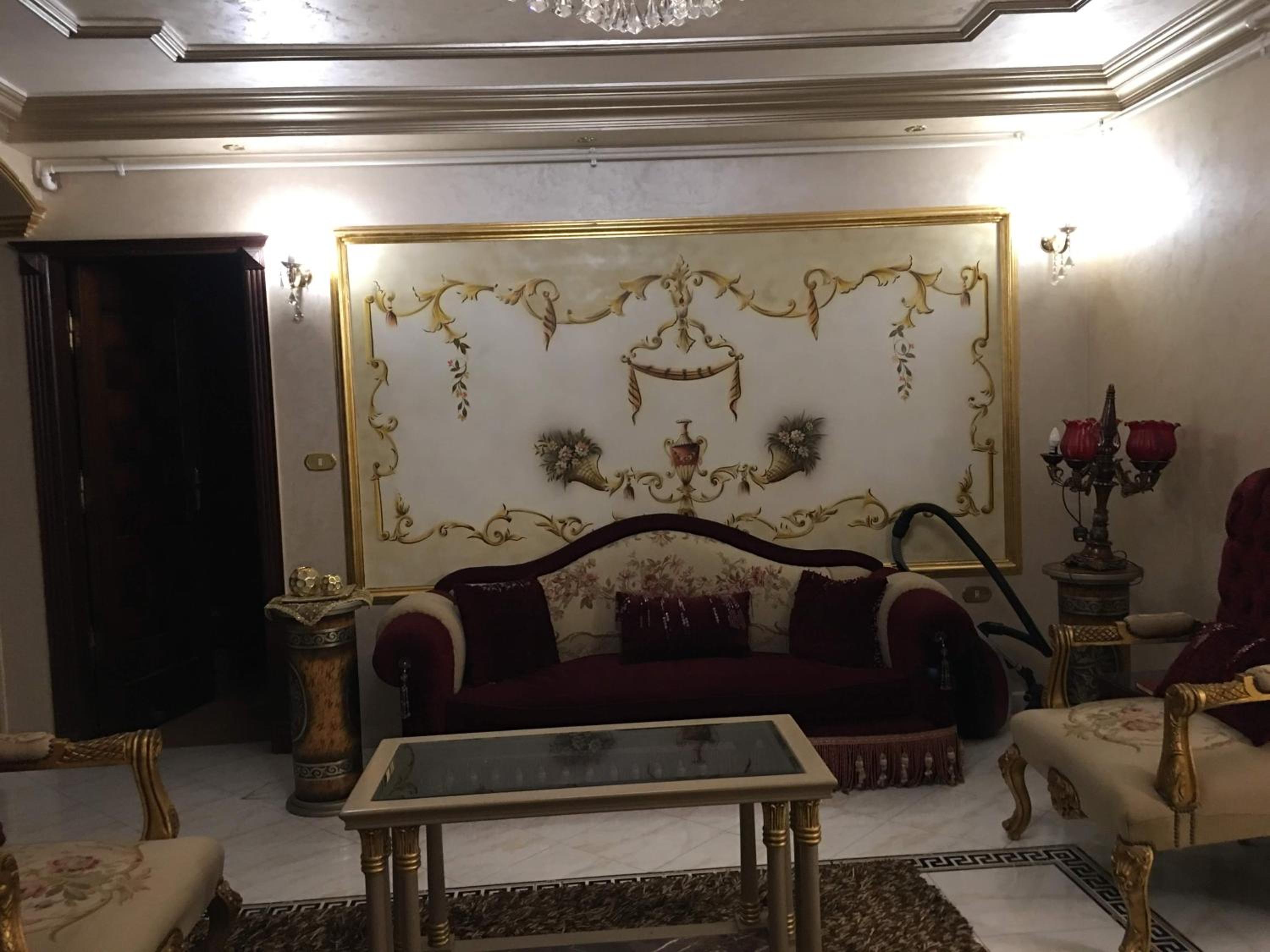 Royal Pyramids Palace Residence