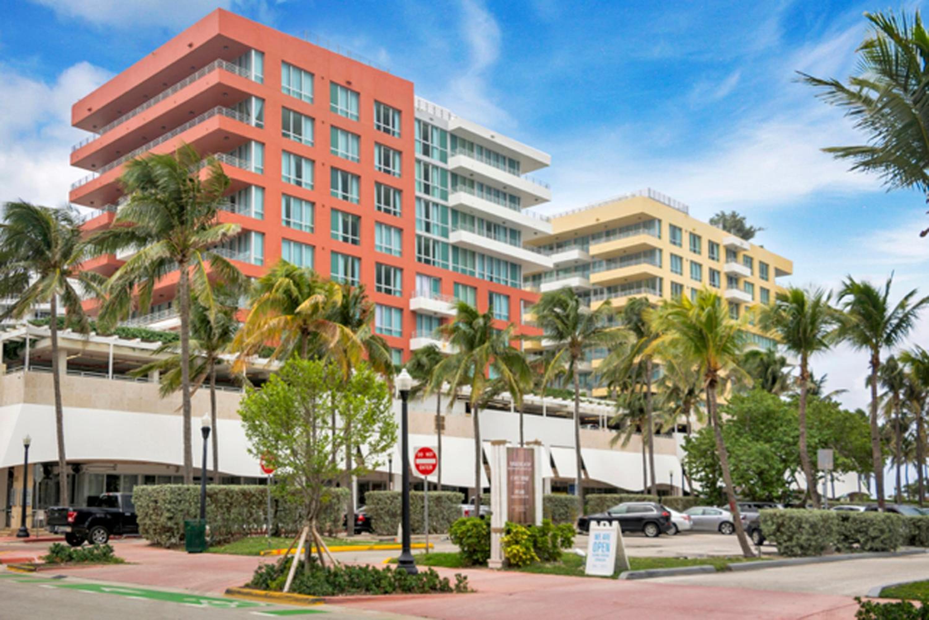 Beachfront Bentley Hotel One Bedroom Suite with Balcony and Beach access view 5