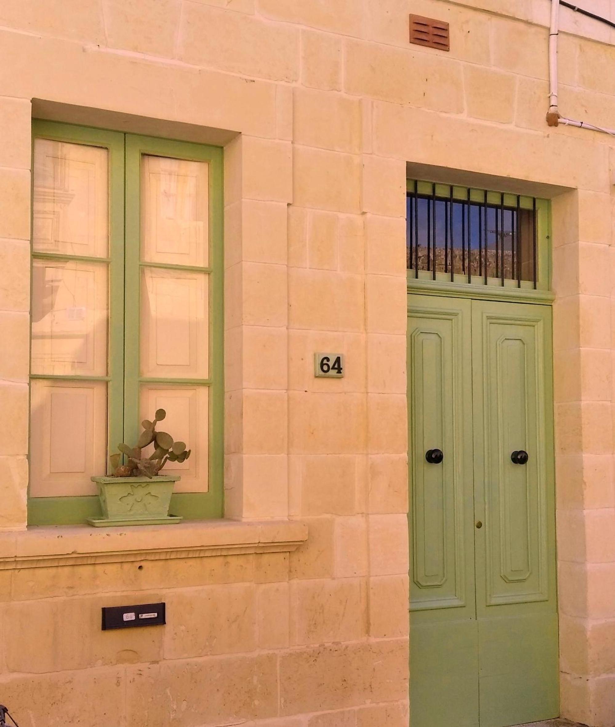 OnTheRocks - Holiday Home in Victoria, Gozo