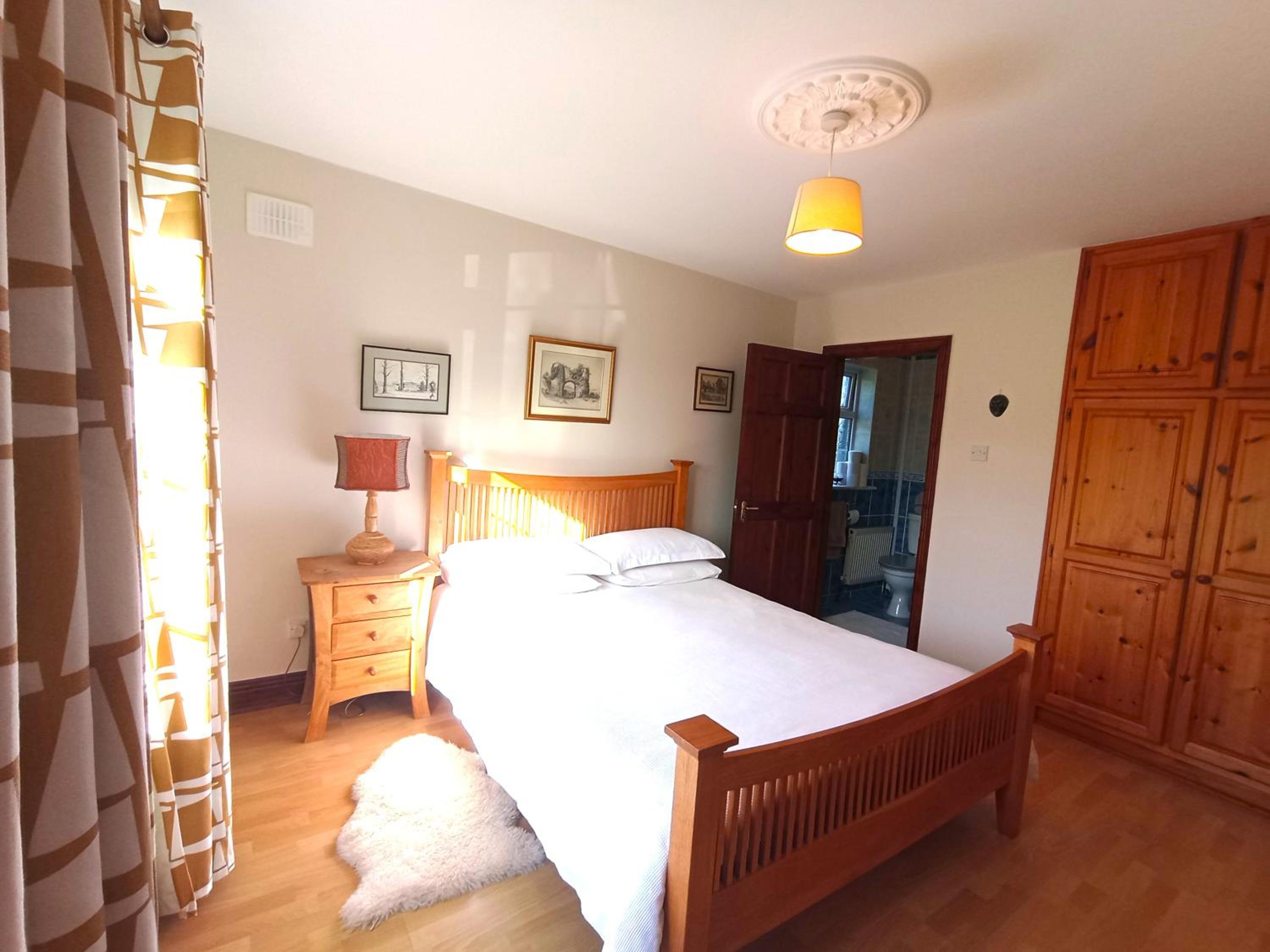 Bottega Guesthouse and Gallery