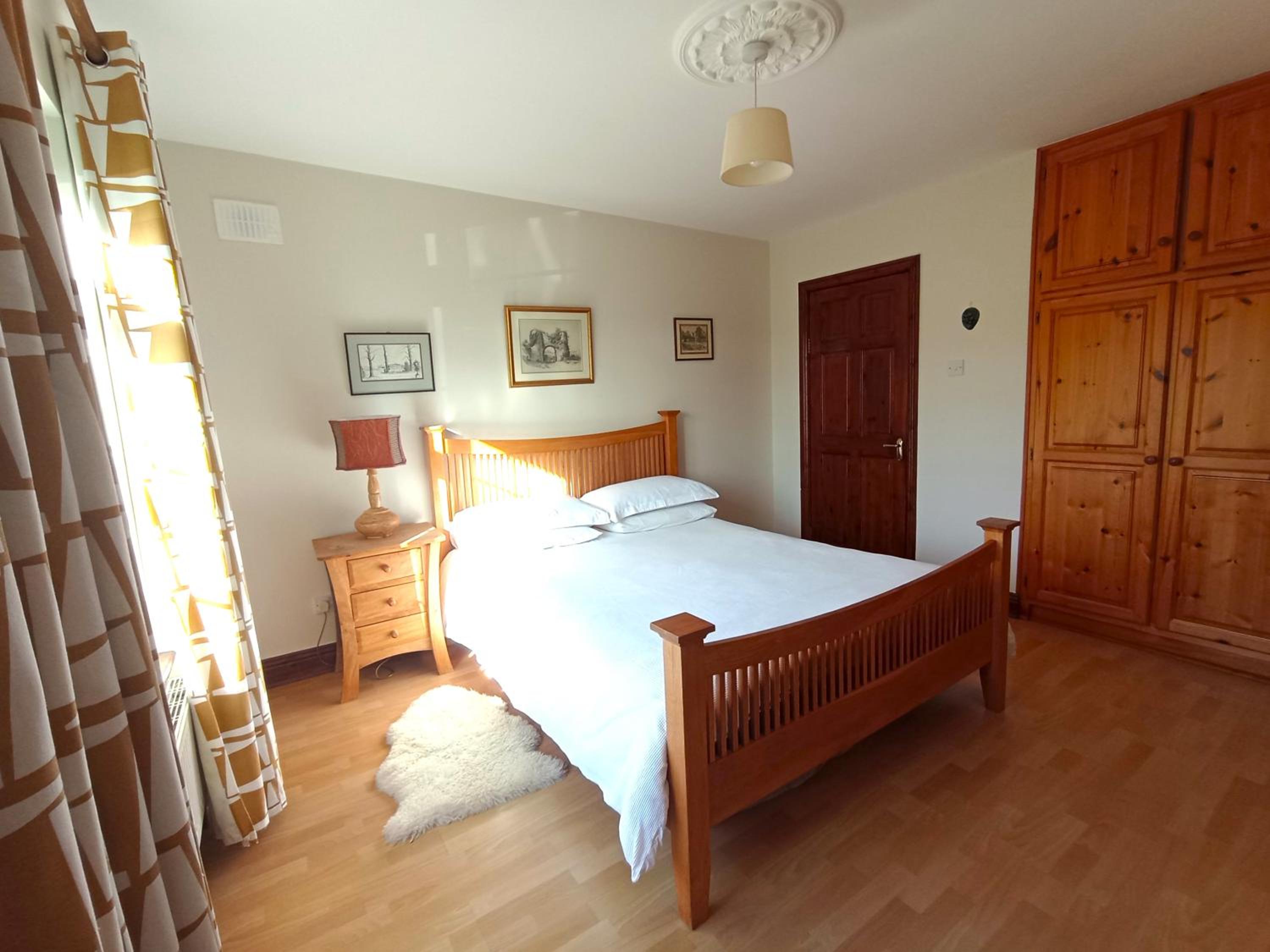 Bottega Guesthouse and Gallery
