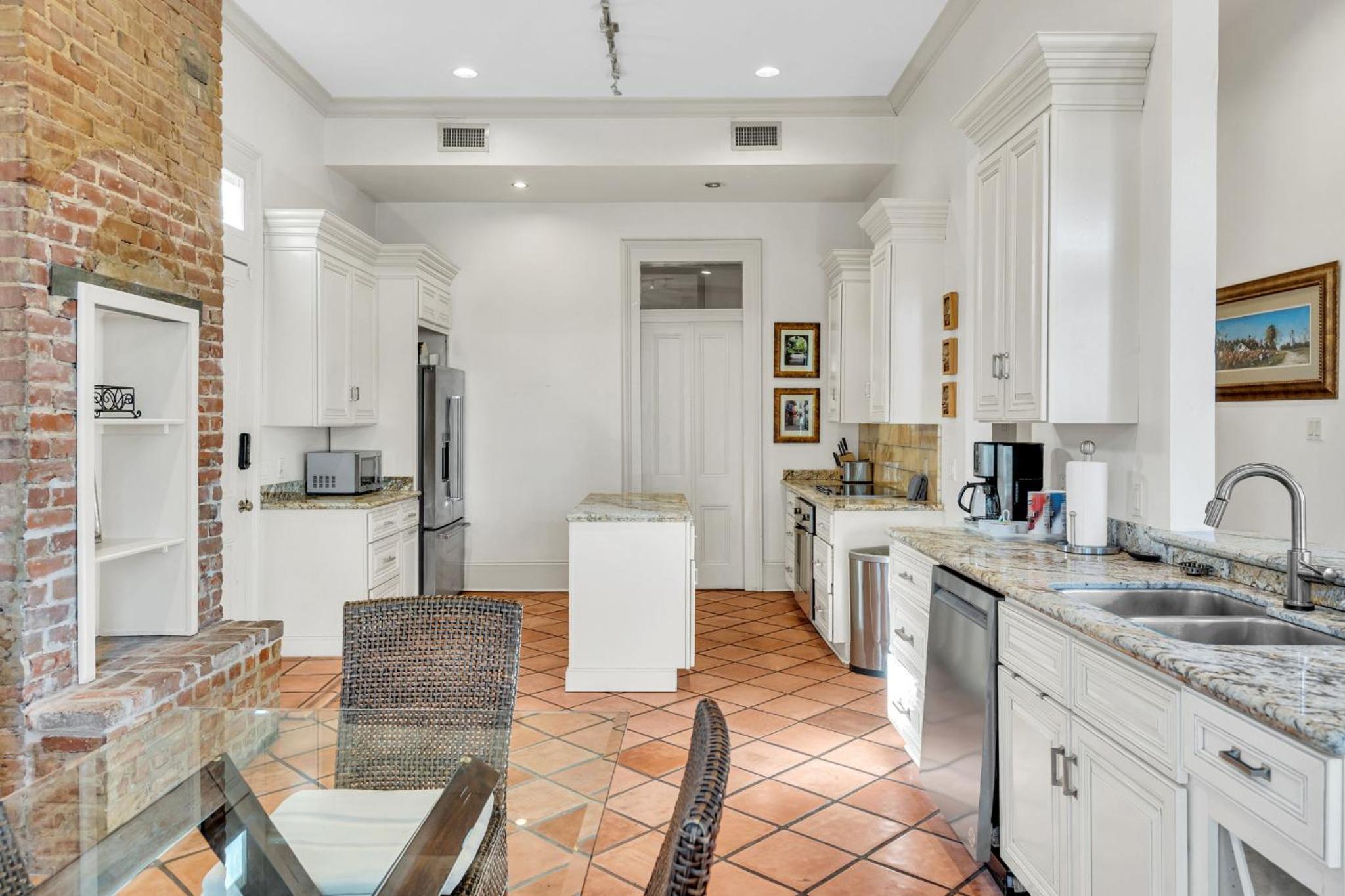 Historic 3BR home w chefs kitchen & balcony view 5