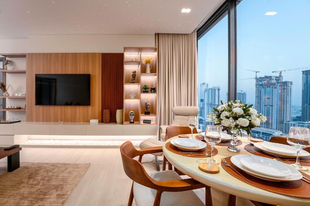 2BR Luxury Stay with Starry Ceiling