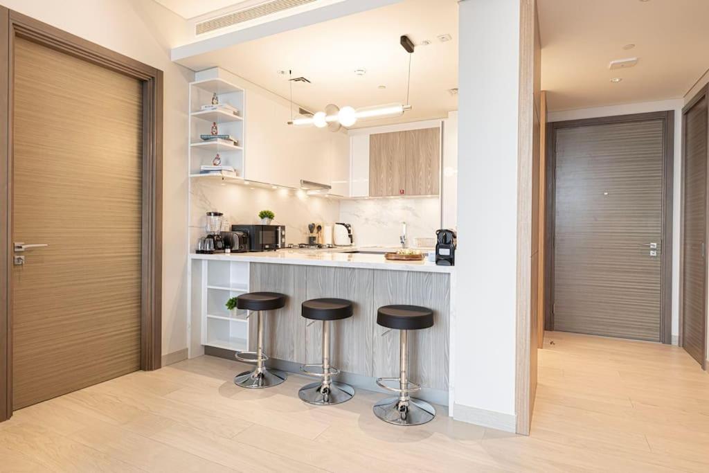 2BR Luxury Stay with Starry Ceiling