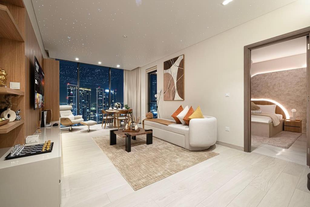 2BR Luxury Stay with Starry Ceiling