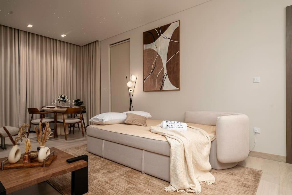 2BR Luxury Stay with Starry Ceiling