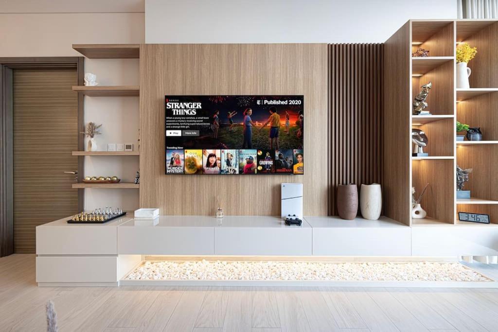 2BR Luxury Stay with Starry Ceiling