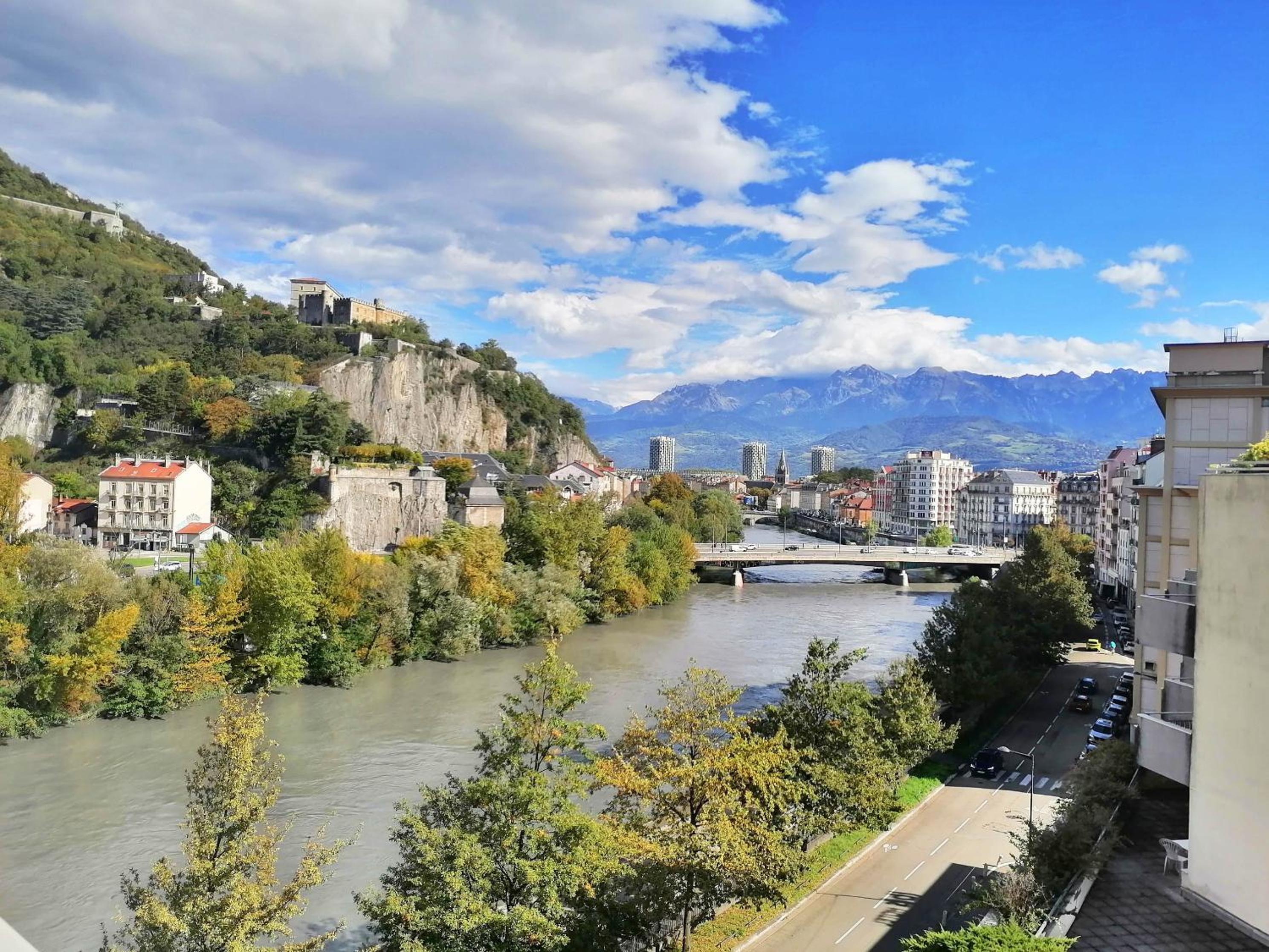 Appartement Hagaki vue panoramique proche gare Netflix