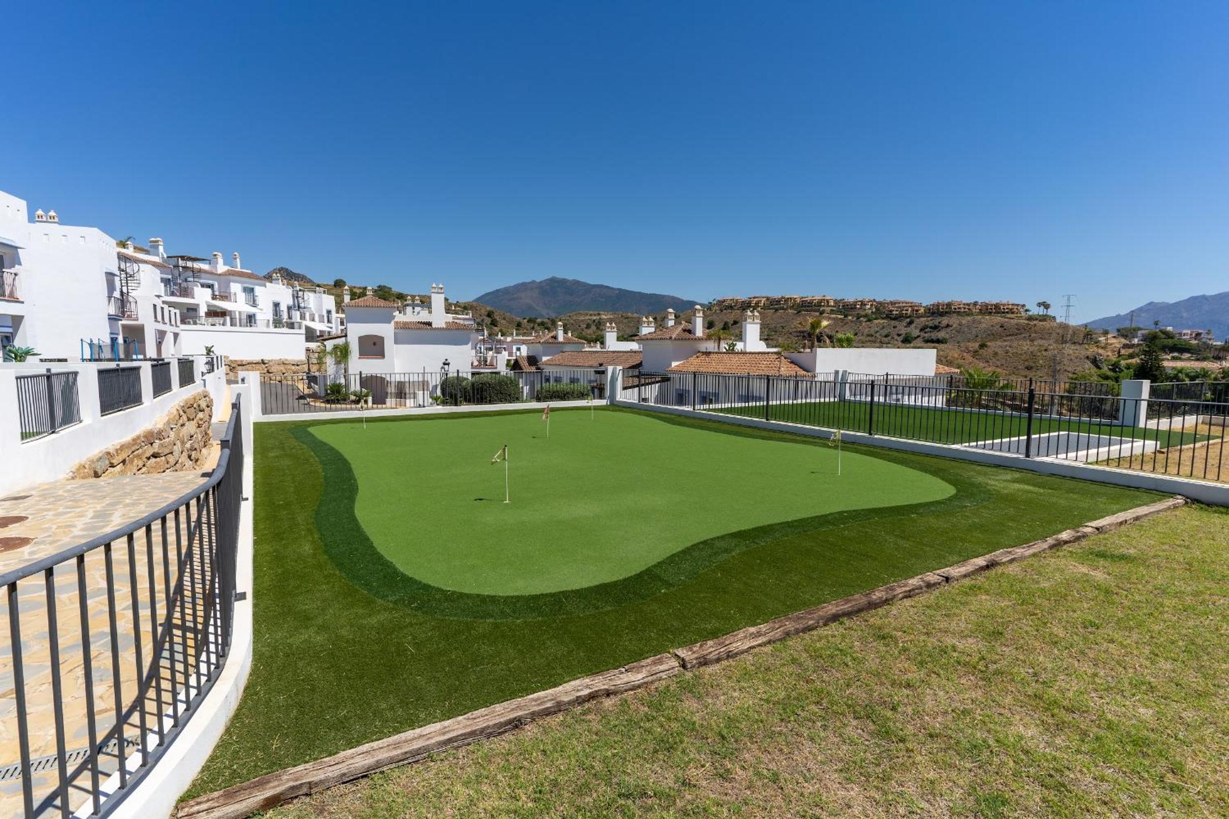 Sea View Penthouse - Magical Resort in the Heart of the Golf Paradise - Paraíso Pueblo, Benahavís