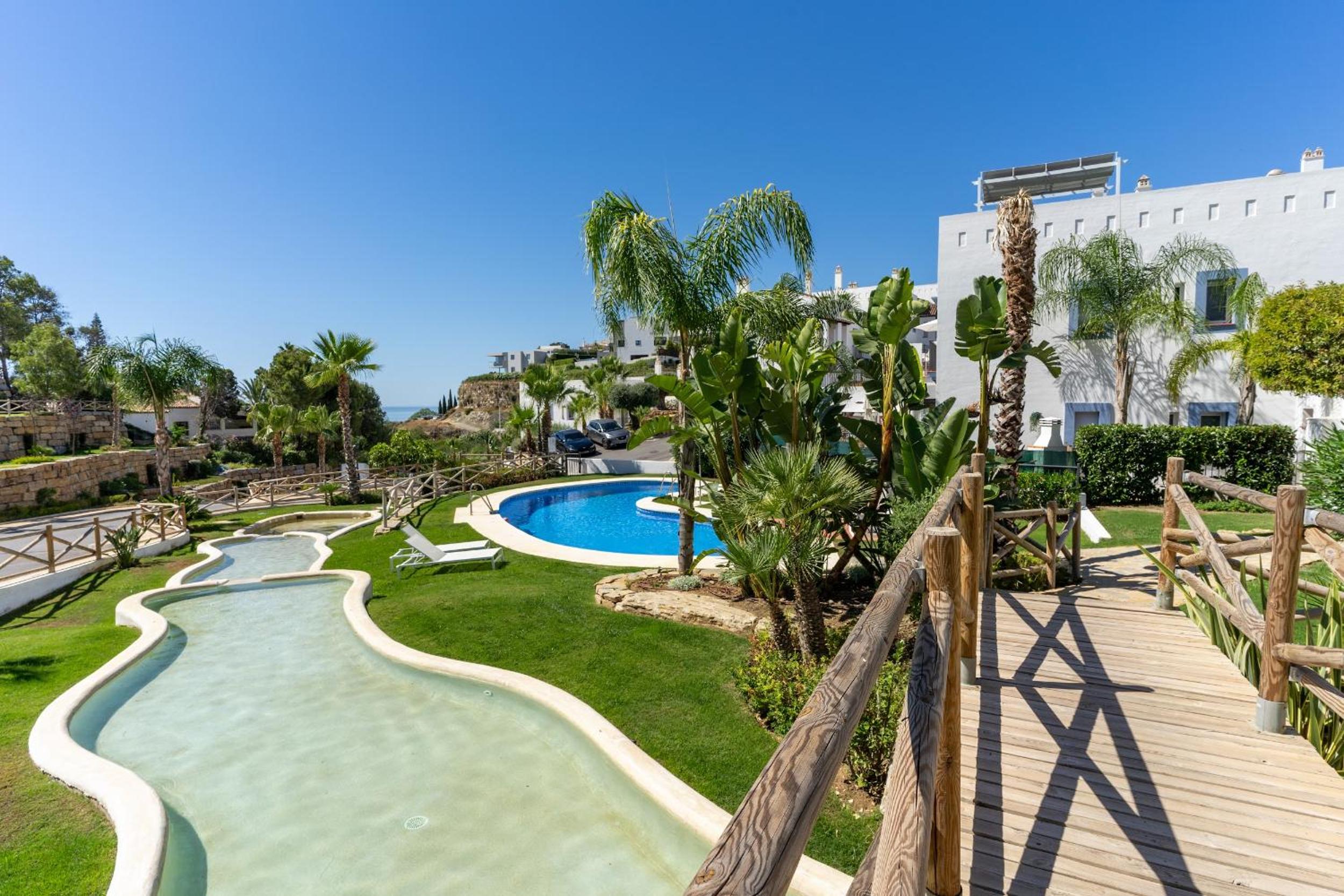 Sea View Penthouse - Magical Resort in the Heart of the Golf Paradise - Paraíso Pueblo, Benahavís