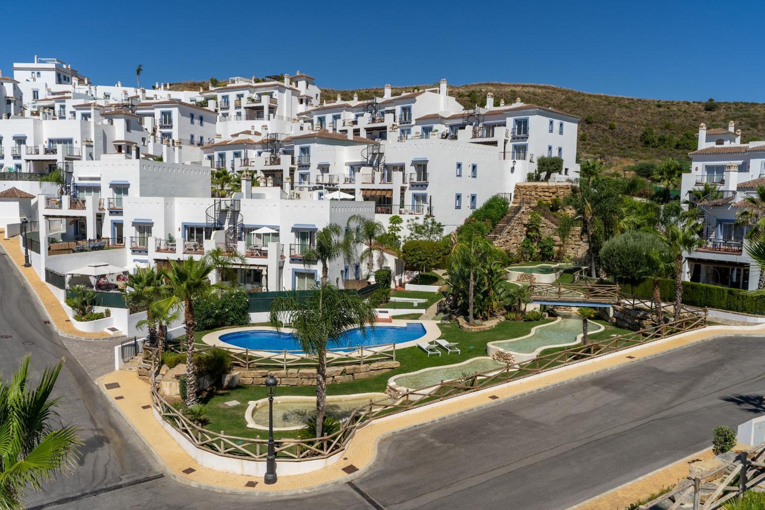 Sea View Penthouse - Magical Resort in the Heart of the Golf Paradise - Paraíso Pueblo, Benahavís