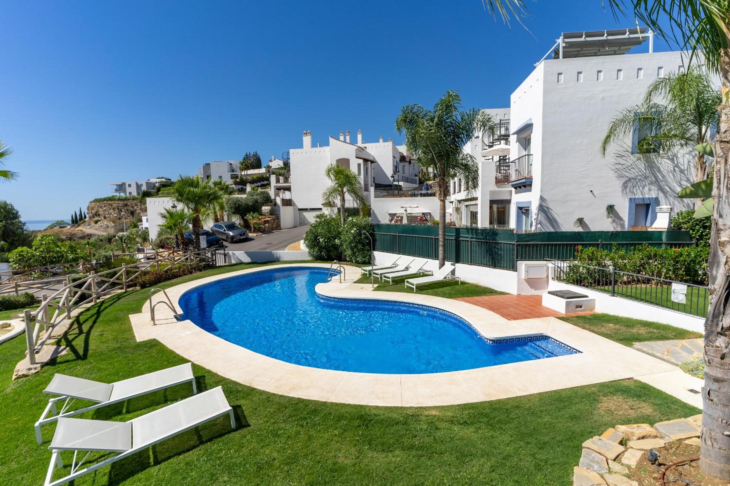 Sea View Penthouse - Magical Resort in the Heart of the Golf Paradise - Paraíso Pueblo, Benahavís