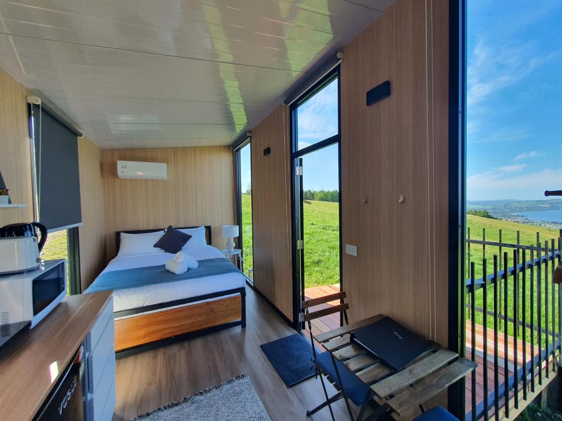 Aorangi Peak Cabins 5 by Tiny Away view 3