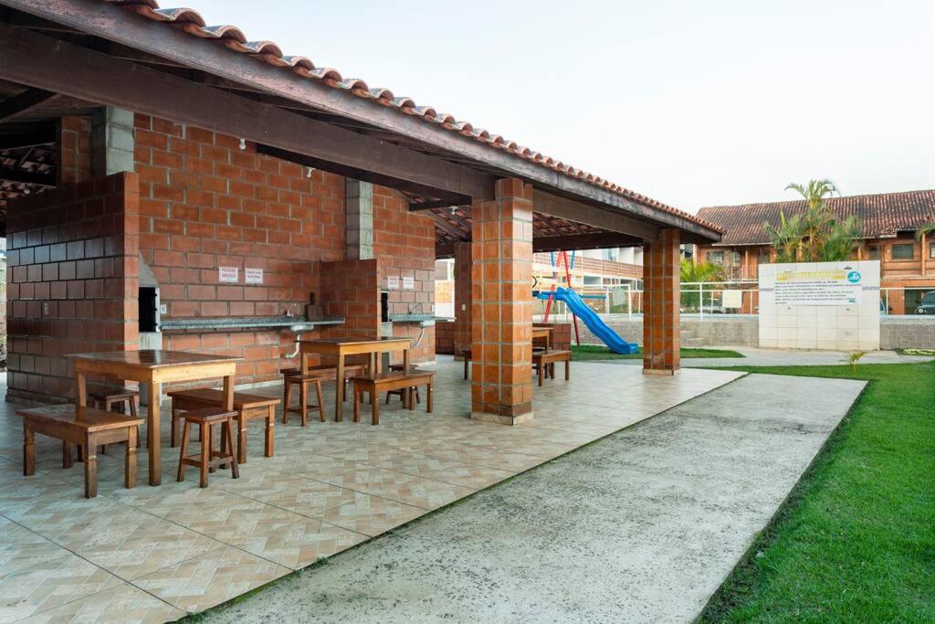 apartamento 200 mts praia do sape com piscina