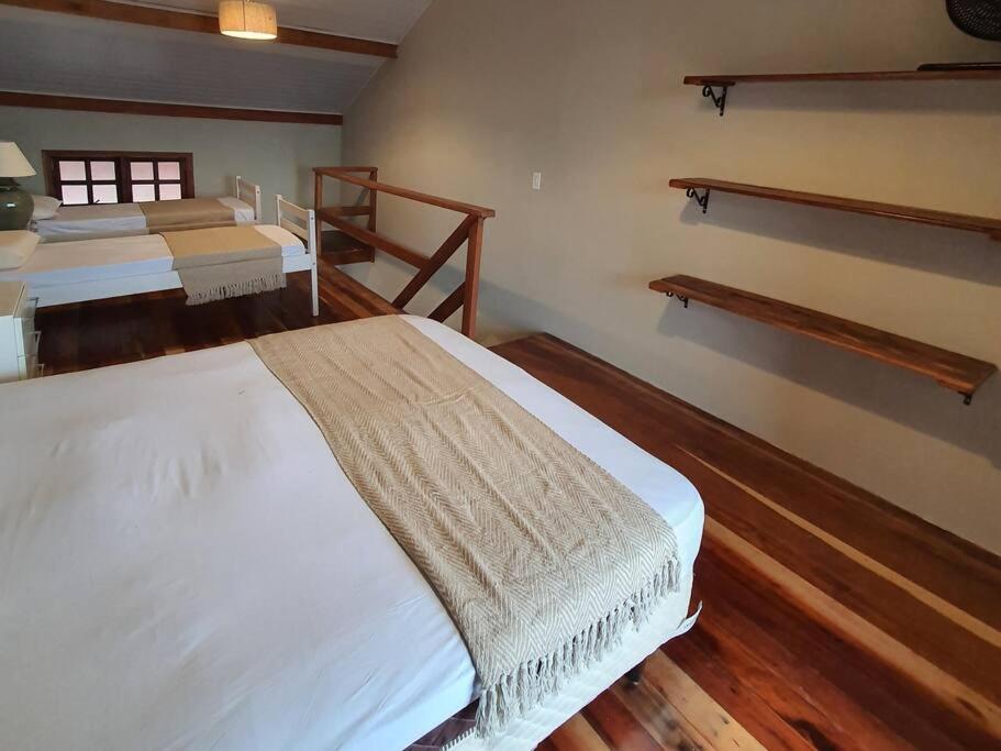 apartamento 200 mts praia do sape com piscina