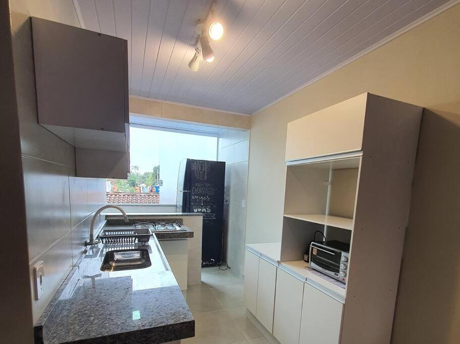 apartamento 200 mts praia do sape com piscina