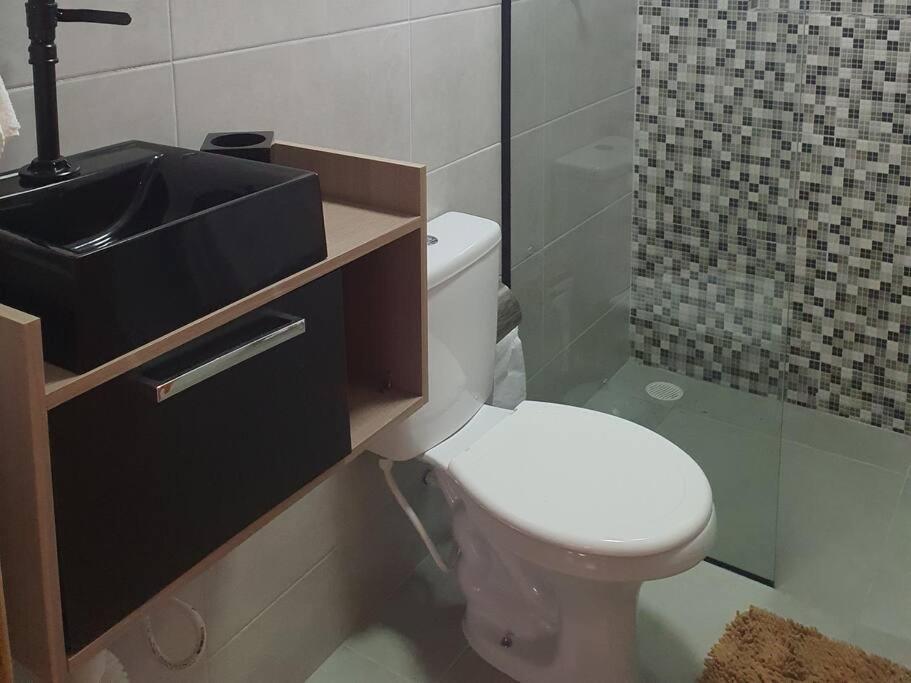 apartamento 200 mts praia do sape com piscina