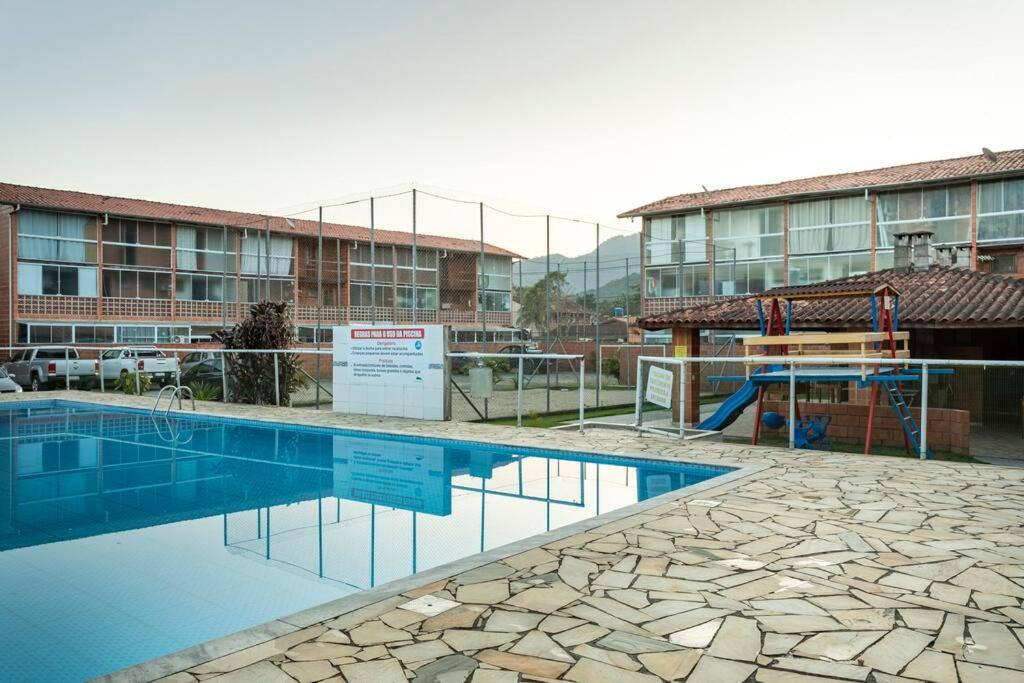 apartamento 200 mts praia do sape com piscina