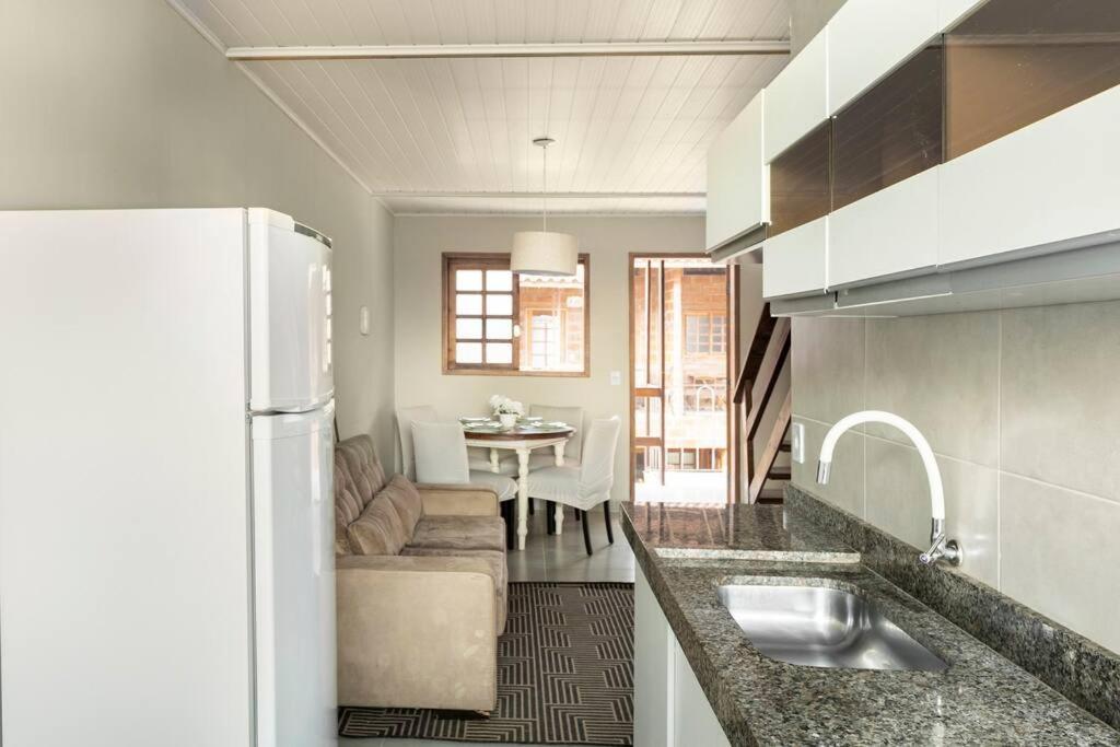 apartamento 200 mts praia do sape com piscina