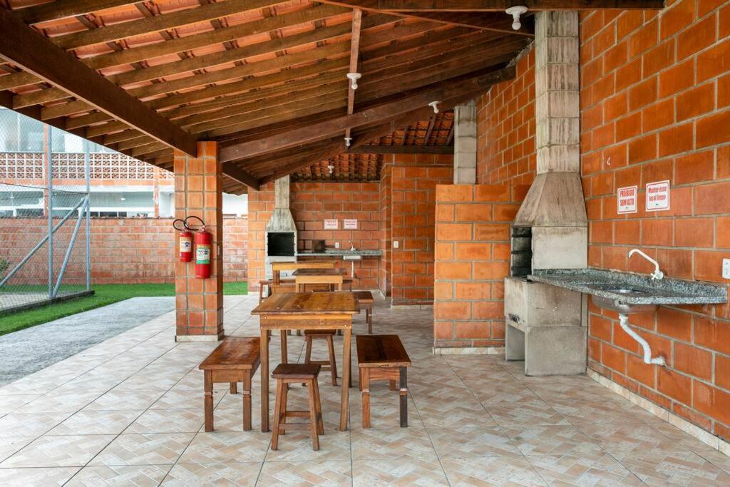 apartamento 200 mts praia do sape com piscina