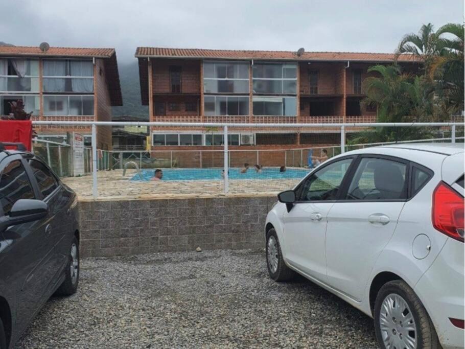 apartamento 200 mts praia do sape com piscina