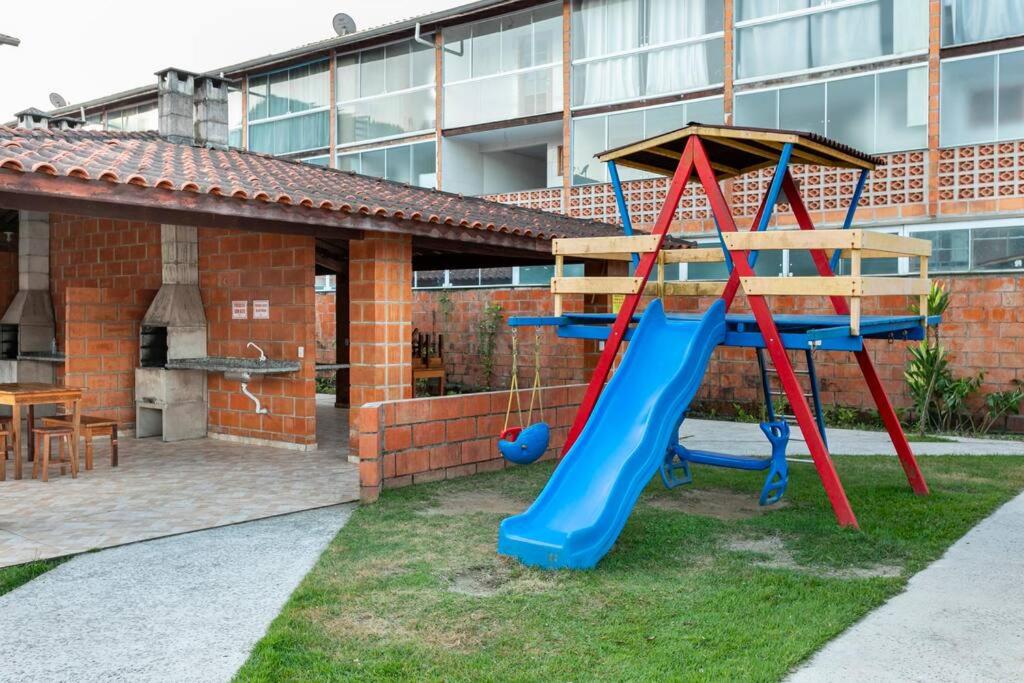 apartamento 200 mts praia do sape com piscina