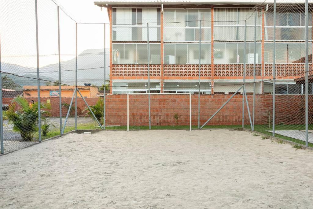 apartamento 200 mts praia do sape com piscina