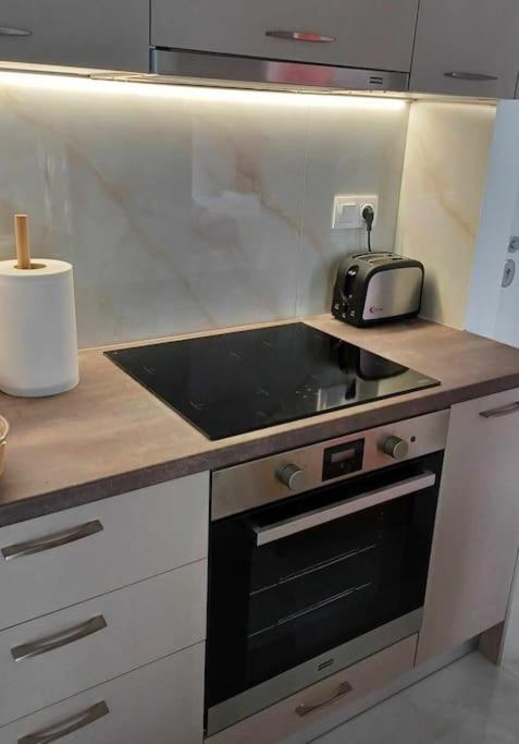 Modern 2 bedroom Apartment near Kallimarmaro and Alsos photo 2