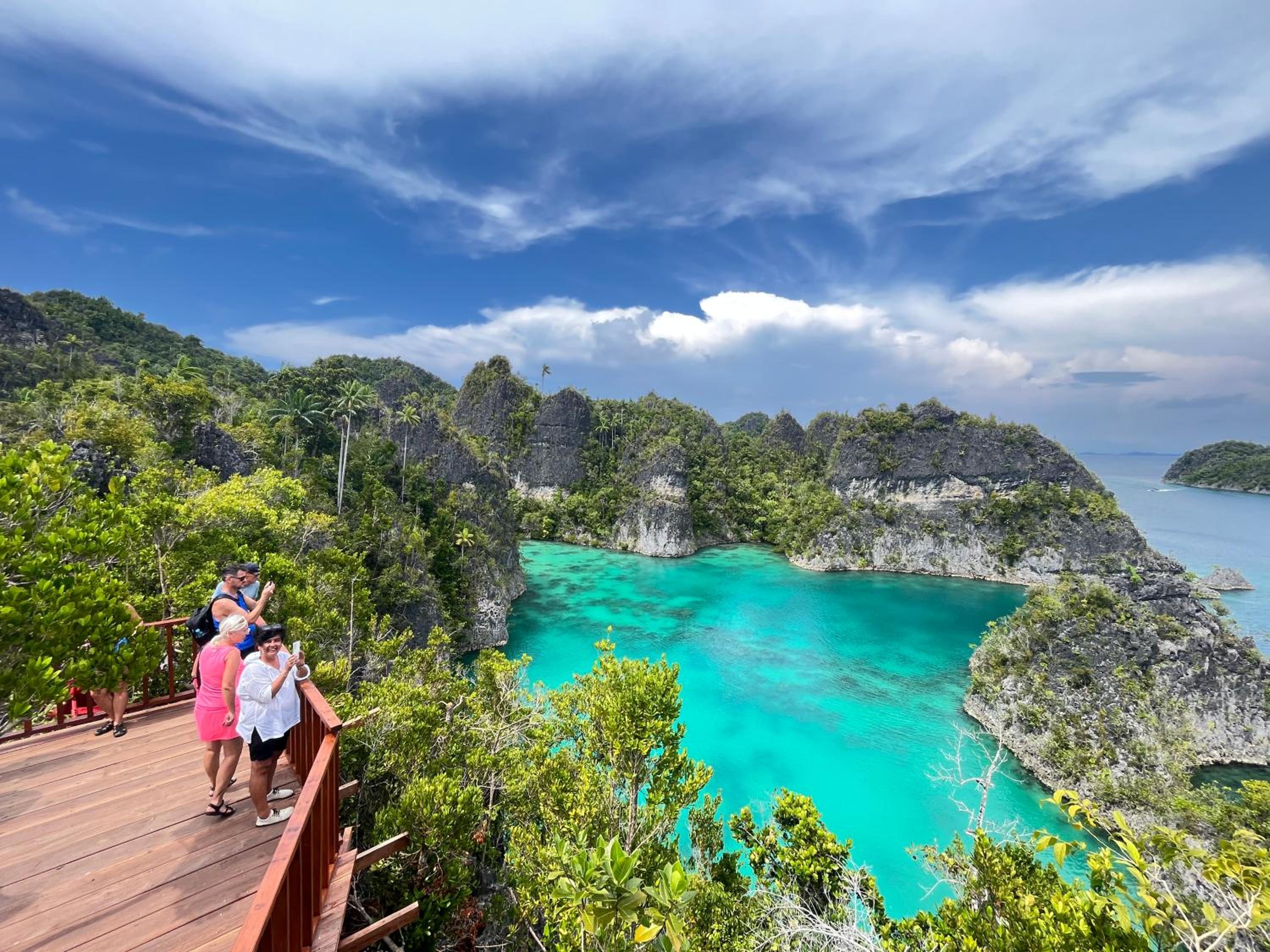 Tamaku homestay privat island