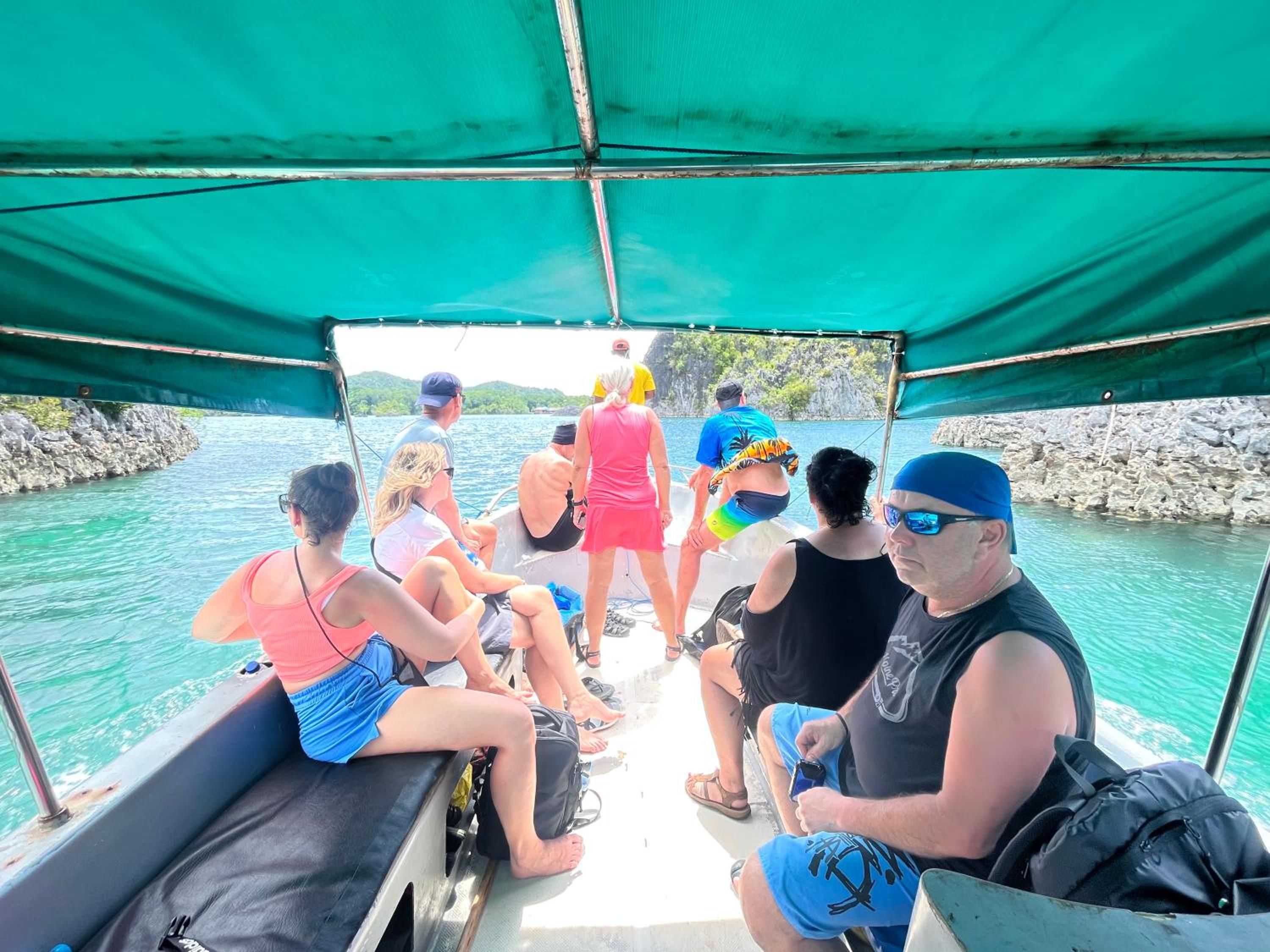 Tamaku homestay privat island