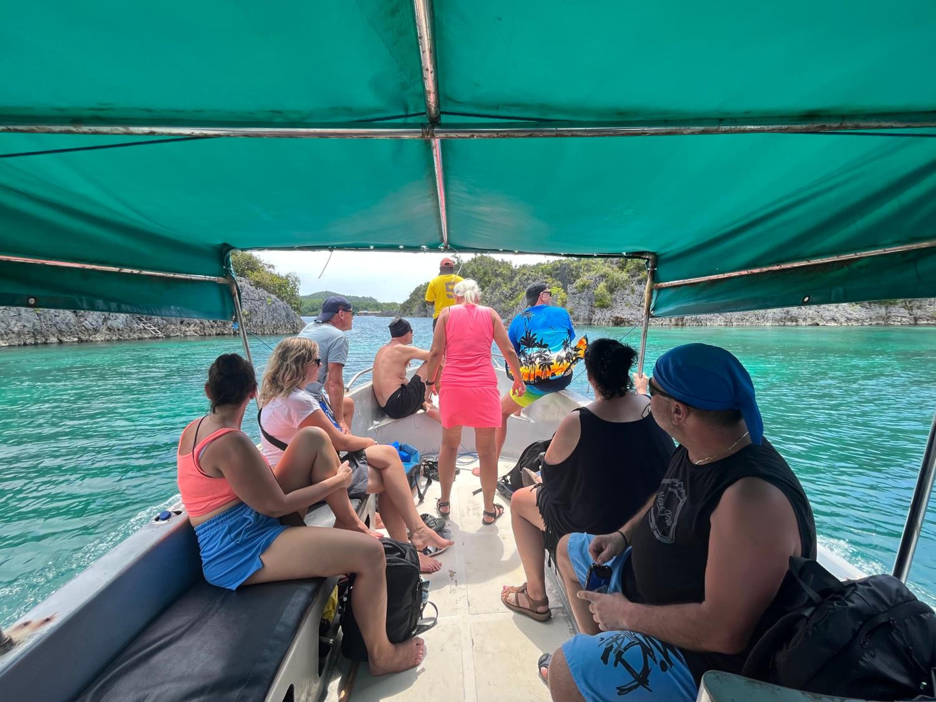 Tamaku homestay privat island