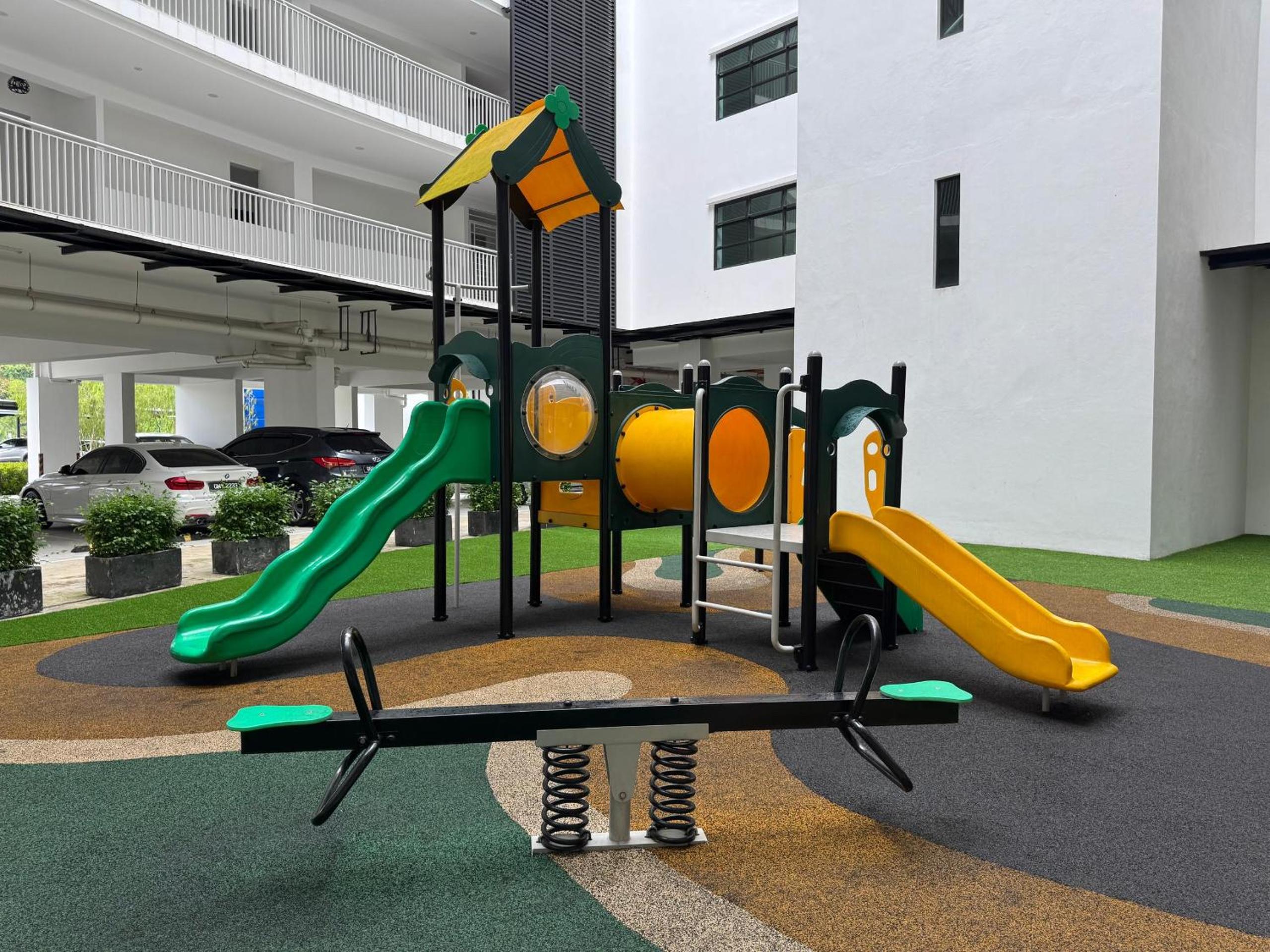 Kuching Cozy Comfort 05 - Modern Gem Suites 7 Pax near Airport & Saradise photo 5