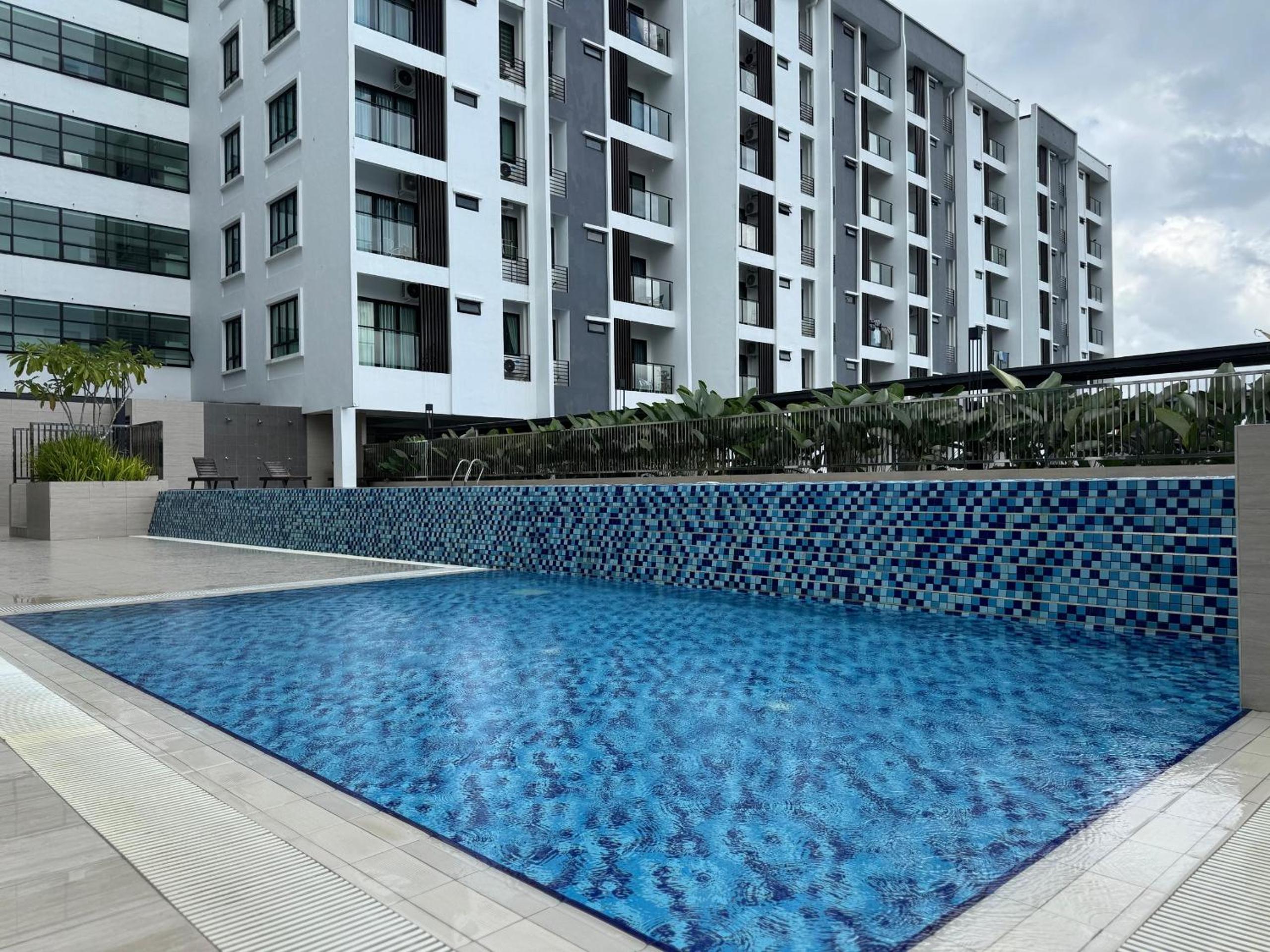 Kuching Cozy Comfort 05 - Modern Gem Suites 7 Pax near Airport & Saradise photo 3