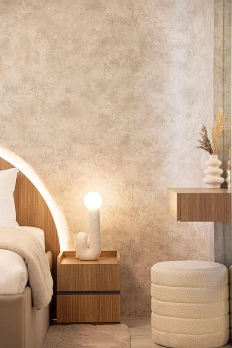 2BR Luxury Stay with Starry Ceiling