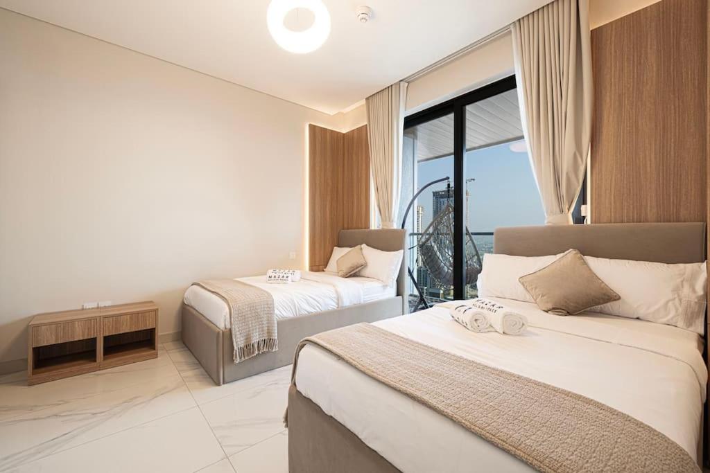 2BR Luxury Stay with Starry Ceiling